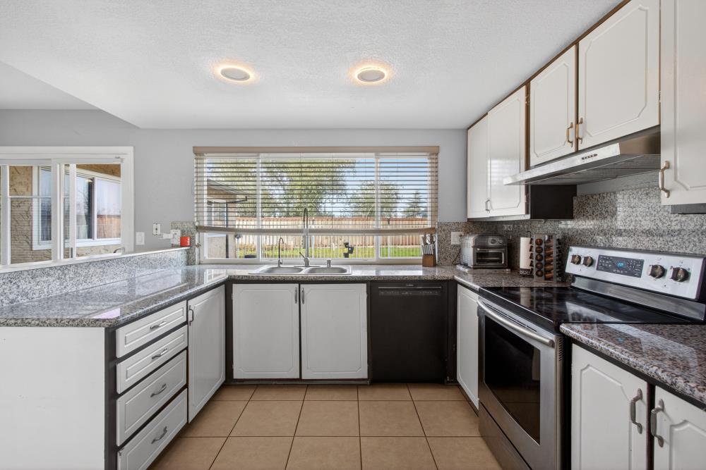 10185 Countryside Way Sacramento, CA 95827 - Photo 13 of 41