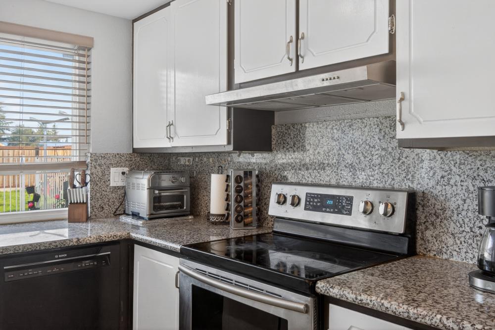 10185 Countryside Way Sacramento, CA 95827 - Photo 14 of 41