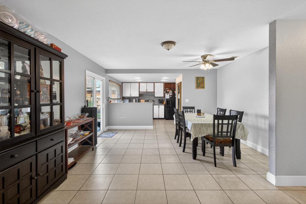 10185 Countryside Way Sacramento, CA 95827 - Photo 9 of 41