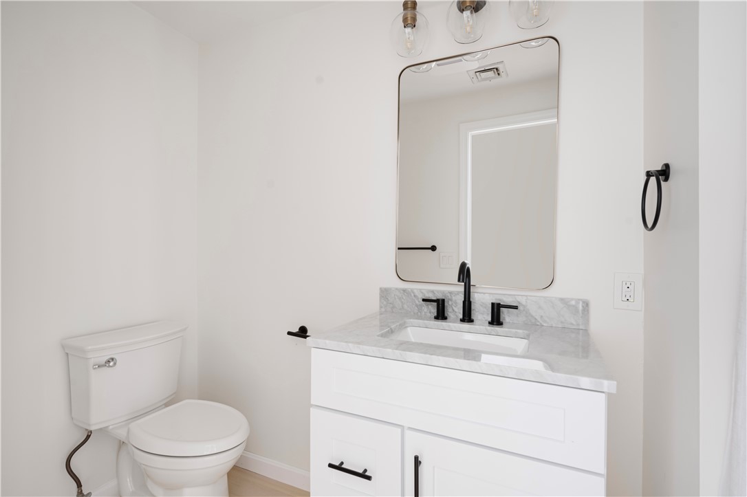 5570 Post Road, Unit 10 East Greenwich, RI 02818 - Photo 38 of 44 Second Full Bath