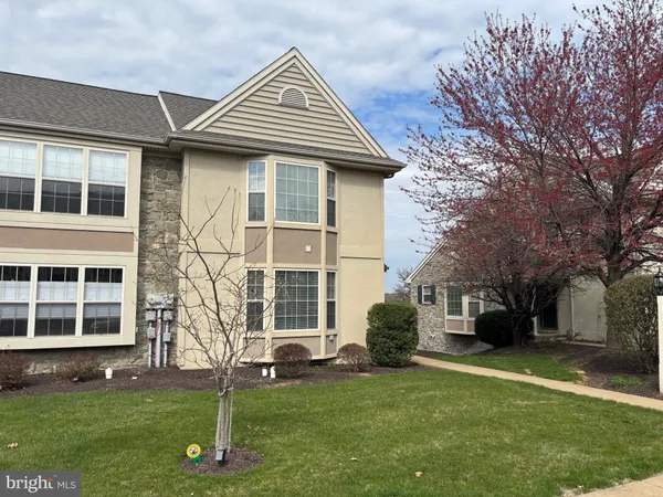 $374,900 | 674 Royal View Drive, Lancaster, PA 17601