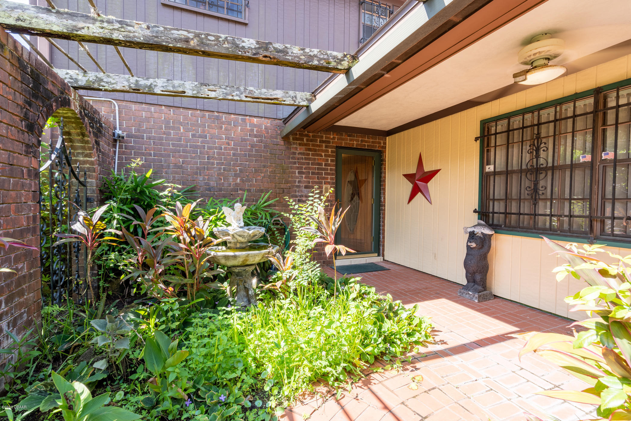 7 Twin River Drive Ormond Beach, FL 32174 - Photo 4 of 45 a front view of a house