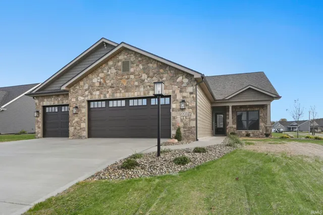 $449,900 | 2002 Bogey Court, Auburn, IN 46706