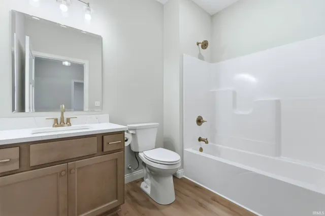 $449,900 | 2002 Bogey Court, Auburn, IN 46706