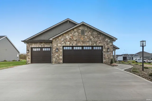 $449,900 | 2002 Bogey Court, Auburn, IN 46706