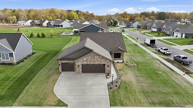 $449,900 | 2002 Bogey Court, Auburn, IN 46706