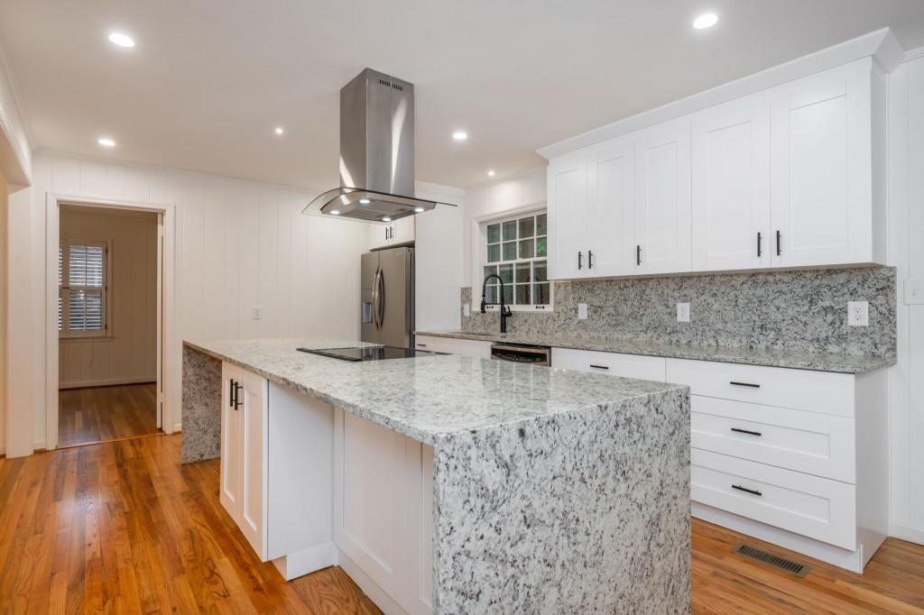 1077 Vistavia Circle Decatur, GA 30033 - Photo 13 of 32