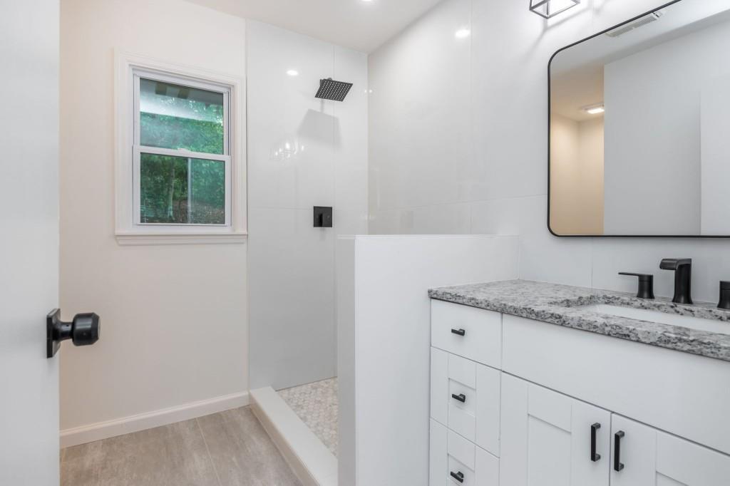 1077 Vistavia Circle Decatur, GA 30033 - Photo 15 of 32