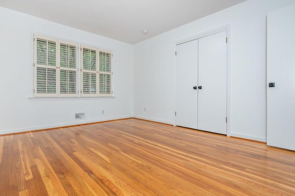 1077 Vistavia Circle Decatur, GA 30033 - Photo 22 of 32