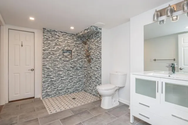 $689,900 | 1077 Vistavia Circle, Decatur, GA 30033