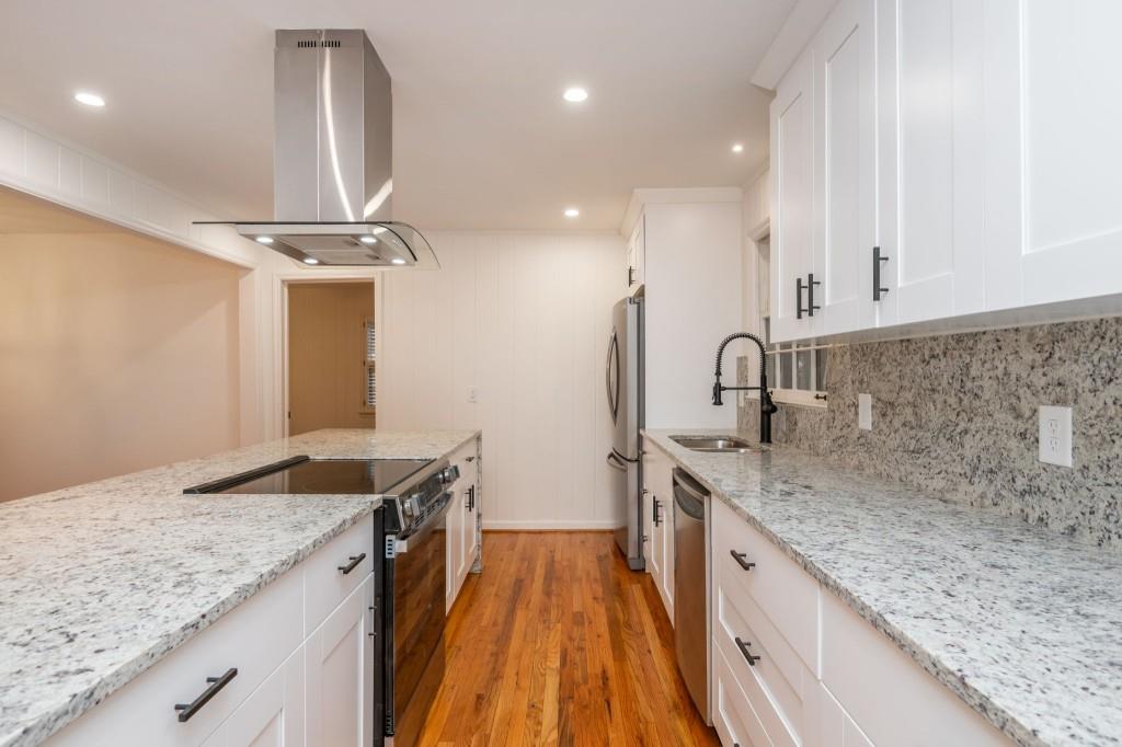 1077 Vistavia Circle Decatur, GA 30033 - Photo 6 of 32