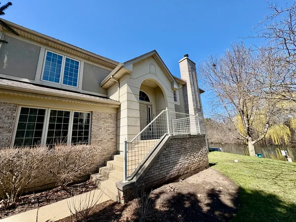 $589,900 | 30 Beaconsfield Court, Unit 30, Lincolnshire, IL 60069