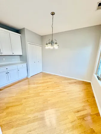 $589,900 | 30 Beaconsfield Court, Unit 30, Lincolnshire, IL 60069