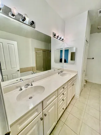 $589,900 | 30 Beaconsfield Court, Unit 30, Lincolnshire, IL 60069