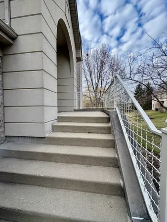 $589,900 | 30 Beaconsfield Court, Unit 30, Lincolnshire, IL 60069