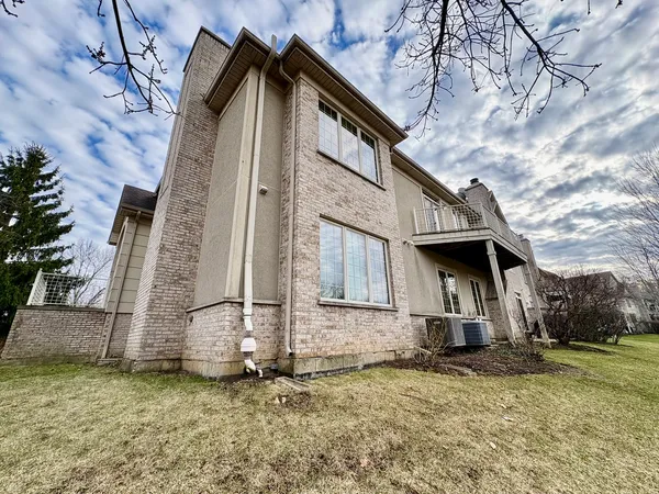 $589,900 | 30 Beaconsfield Court, Unit 30, Lincolnshire, IL 60069