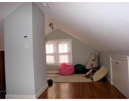 231 Manthorne Road Boston, MA 02132 - Photo 8 of 11 Gallery Image 8