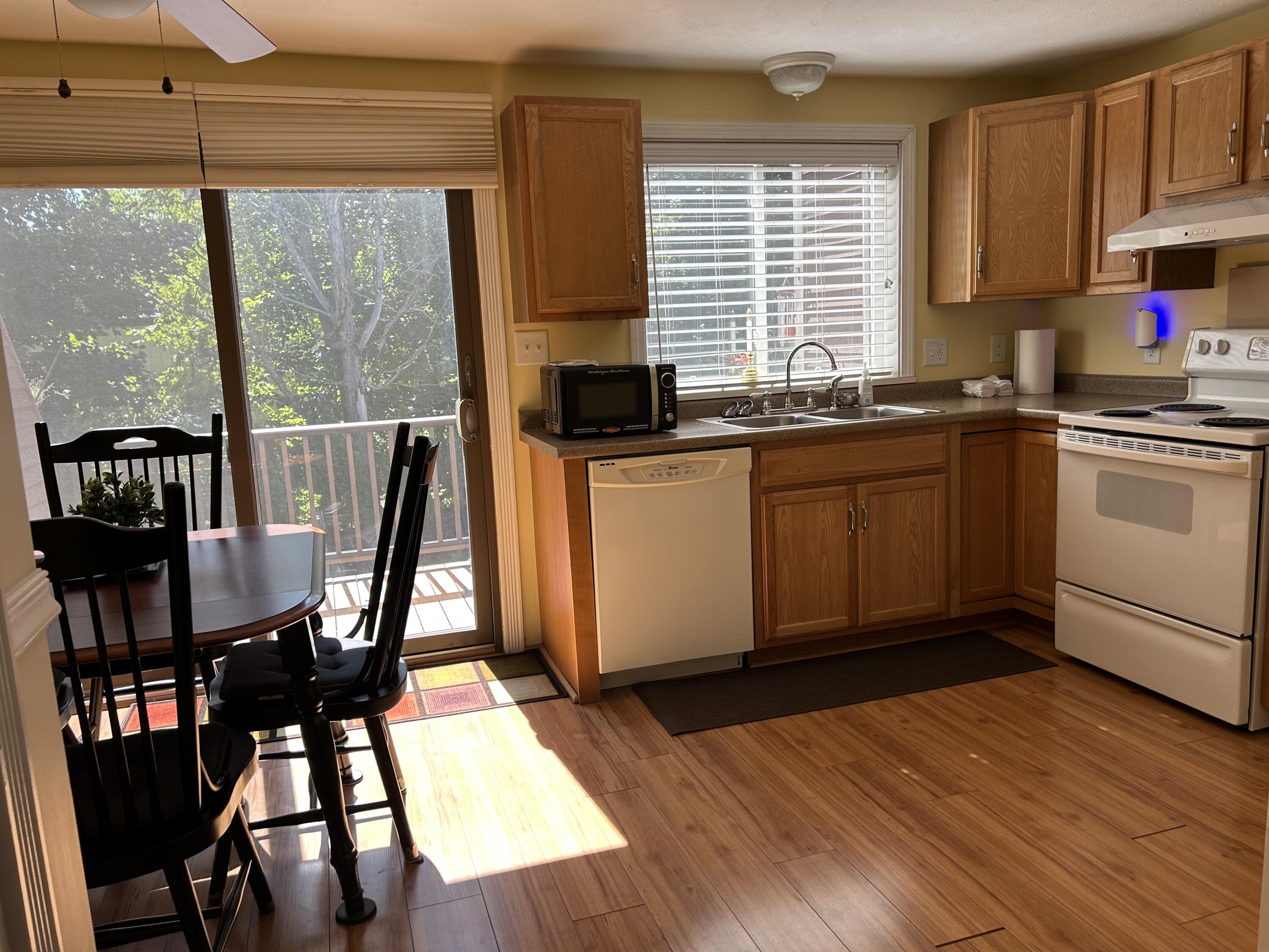 538 Main Street, Unit 3 Springvale, ME 04083 - Photo 7 of 30 IMG_4604