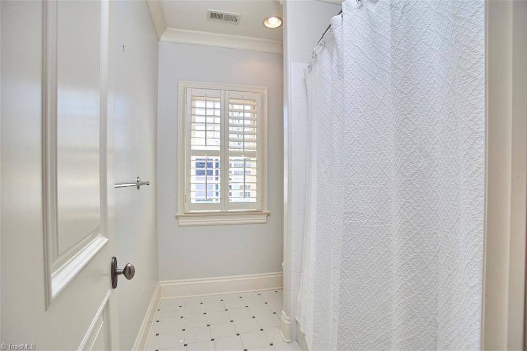 540 Stratford Road Northwest Winston-Salem, NC 27104 - Photo 25 of 35