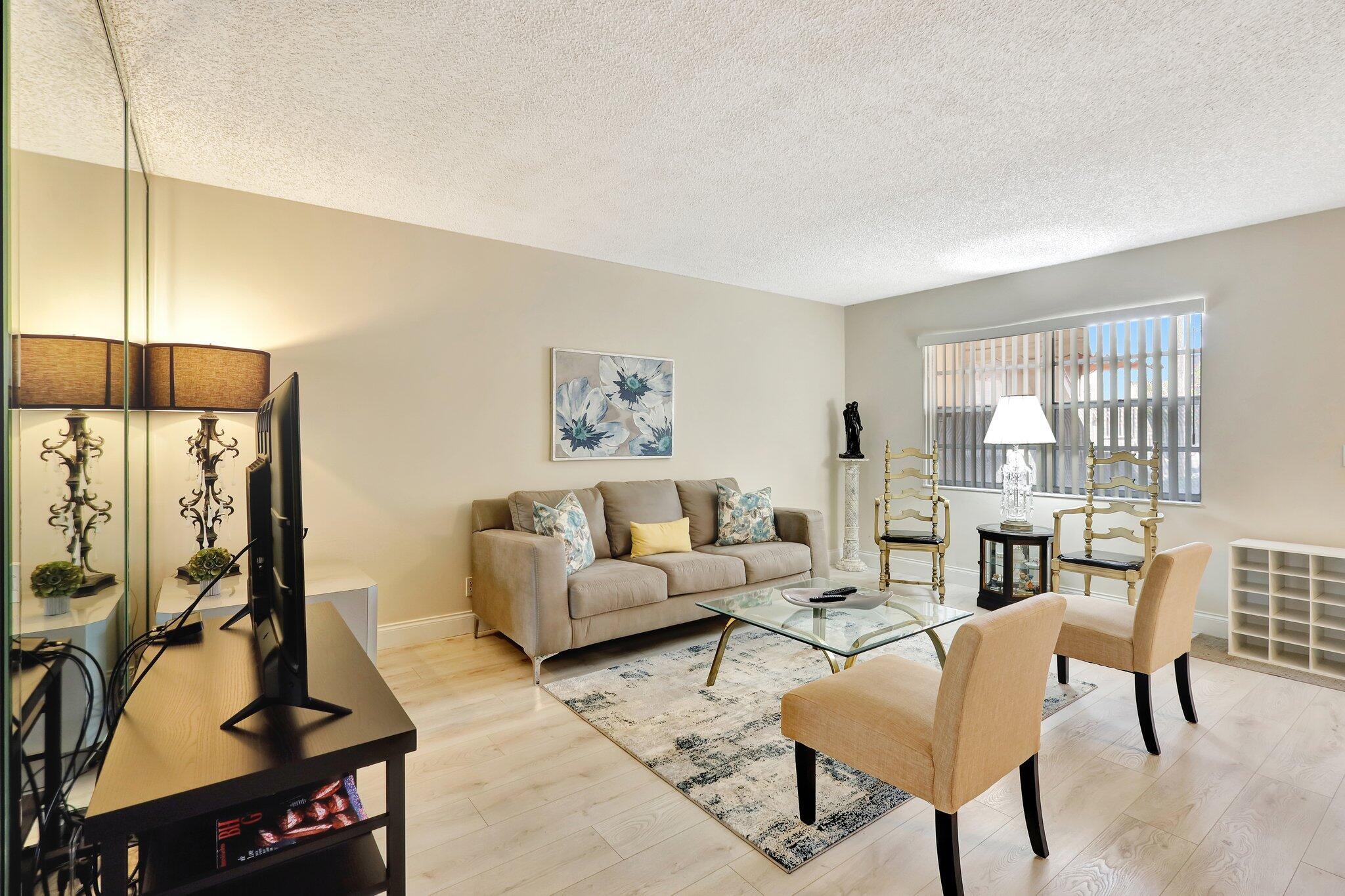 825 East Normandy Delray Beach, Unit R Delray Beach, FL 33484 - Photo 5 of 22 5-web-or-mls-_82A6355