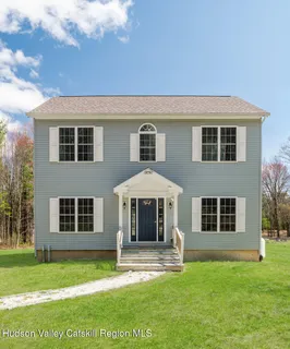 $575,000 | 44 Pine Lane, Saugerties, NY 12477