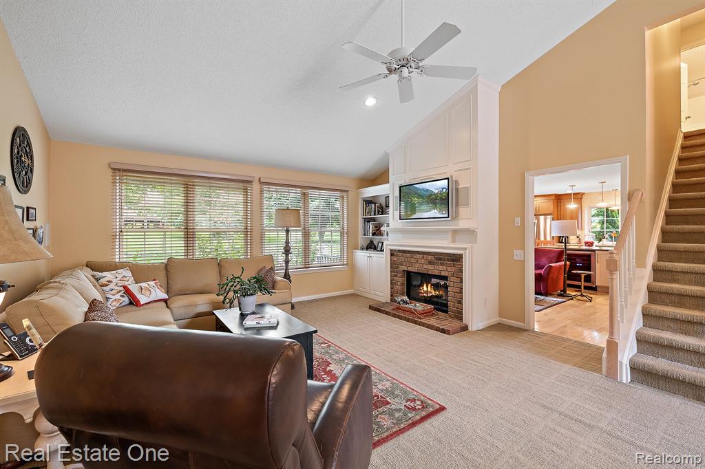 1272 Thames Drive Rochester Hills, MI 48307 - Photo 8 of 37