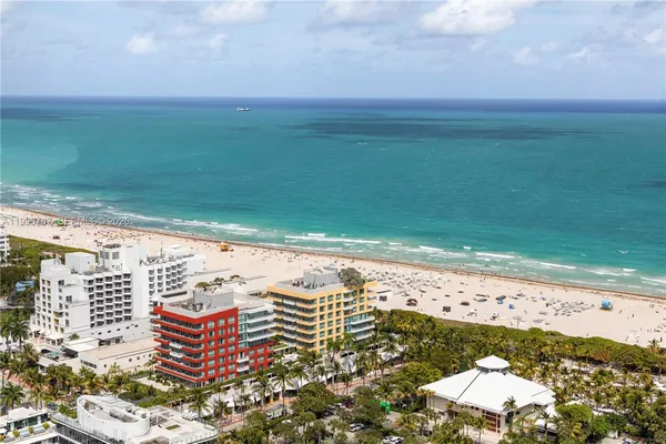 $8,699,000 | 300 South Pointe Drive, Unit 3405, Miami Beach, FL 33139