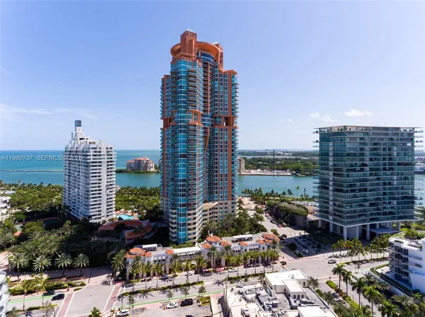 $8,699,000 | 300 South Pointe Drive, Unit 3405, Miami Beach, FL 33139