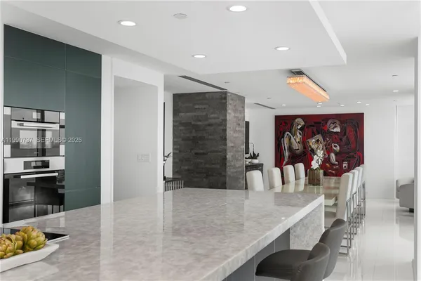 $8,699,000 | 300 South Pointe Drive, Unit 3405, Miami Beach, FL 33139