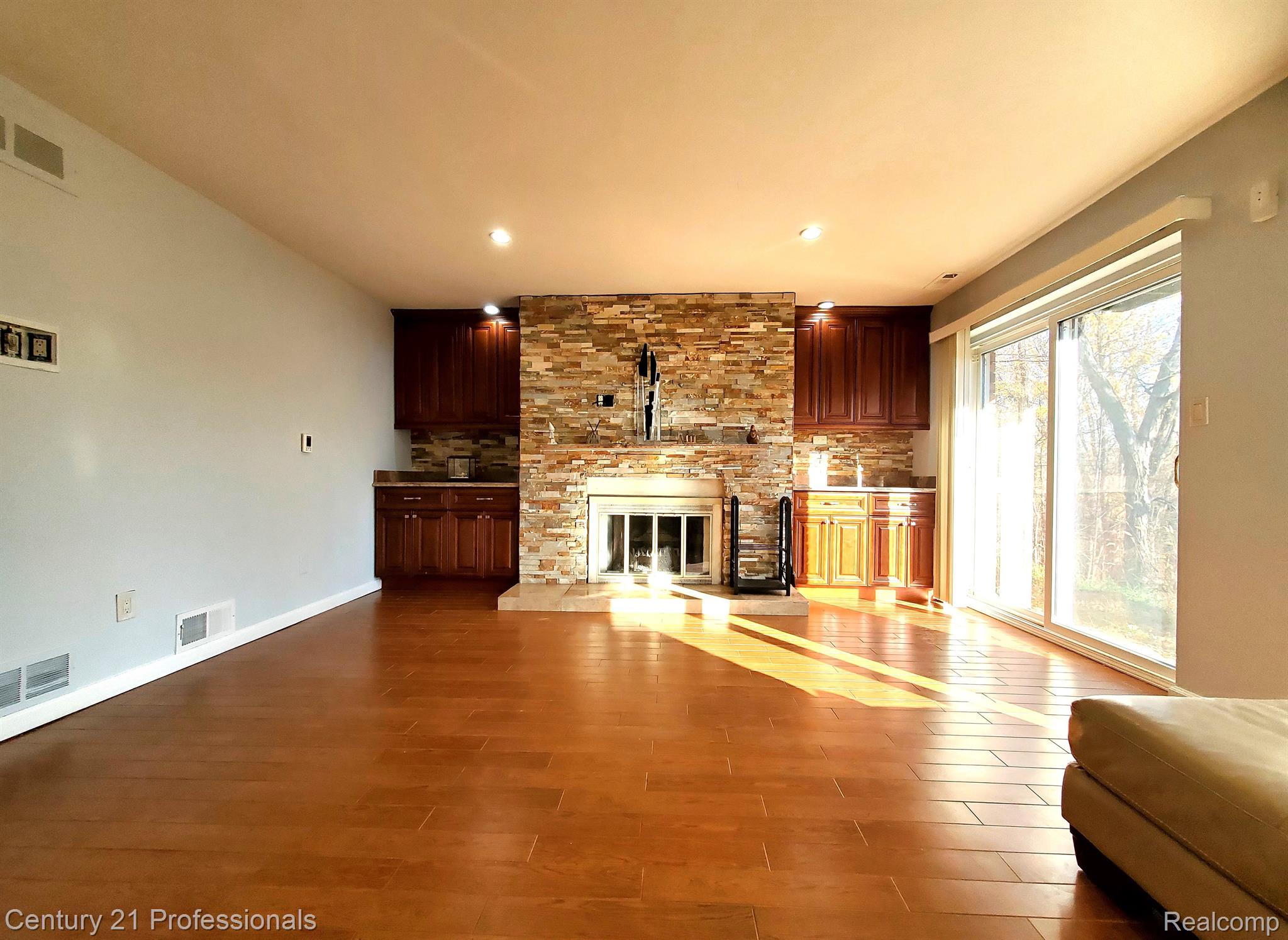 35741 Springvale Street Farmington, MI 48331 - Photo 15 of 35 Gallery Image 15