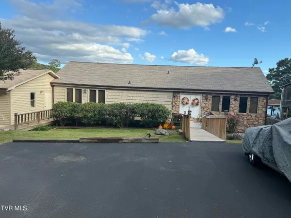 $540,000 | 1458 East Shipley Ferry Road, Kingsport, TN 37663