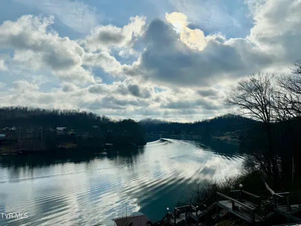 $539,000 | 1458 East Shipley Ferry Road, Kingsport, TN 37663