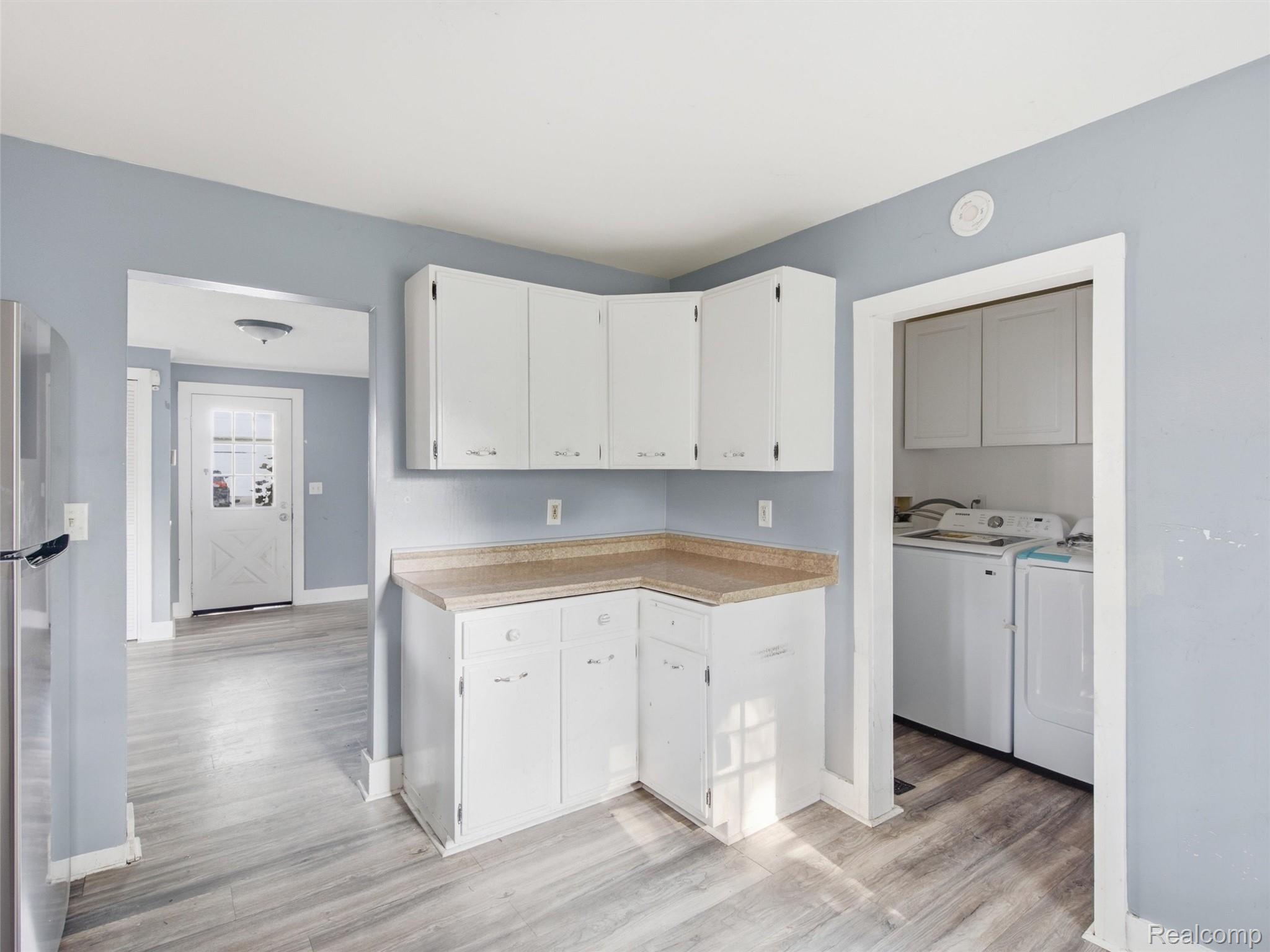 511 Riggs Street Fenton, MI 48430 - Photo 4 of 14 19-DSC07687.jpg