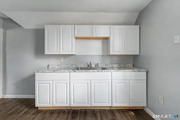 $1,395 | 23 Beacon Street, Unit 2, Waterbury, CT 06704