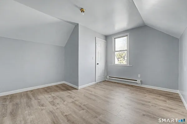 $1,395 | 23 Beacon Street, Unit 2, Waterbury, CT 06704