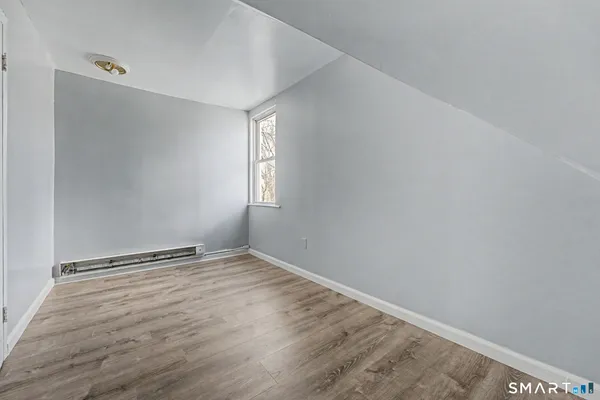 $1,395 | 23 Beacon Street, Unit 2, Waterbury, CT 06704