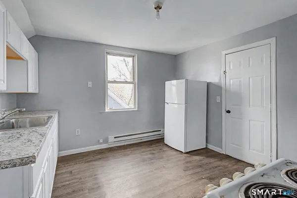 $1,395 | 23 Beacon Street, Unit 2, Waterbury, CT 06704