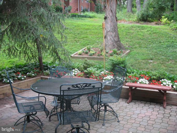 1663 Preston Road, Unit 95216 Alexandria, VA 22302 - Photo 5 of 18 Exterior (Rear)