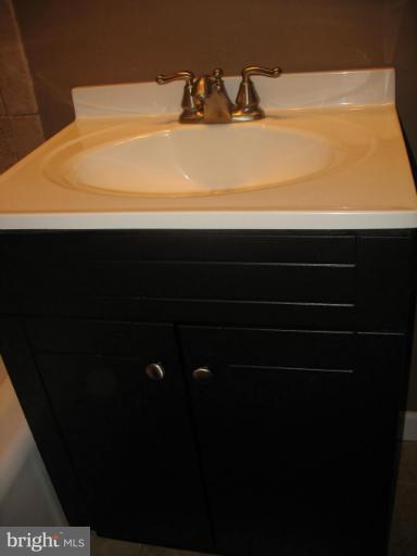1663 Preston Road, Unit 95216 Alexandria, VA 22302 - Photo 8 of 18 Bath