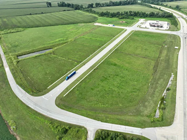 $414,180 | 10 Gateway Crossing, Washington, IN 47501