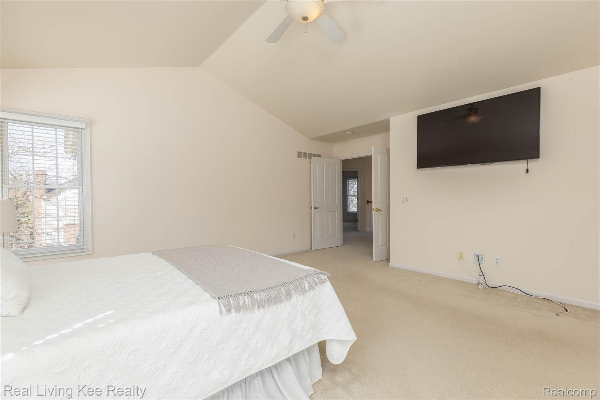 4240 Holly Lane Rochester, MI 48306 - Photo 21 of 45 4240 Holly Ln-20.jpg