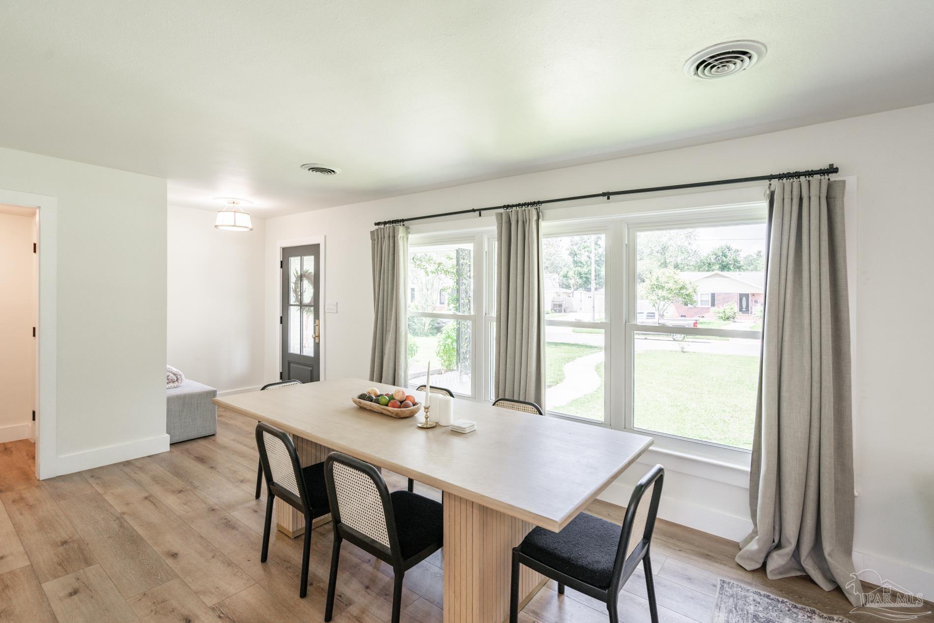 340 Gamarra Road Pensacola, FL 32503 - Photo 9 of 30 Gallery Image 9