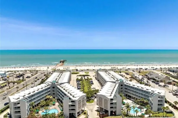 $1,700 | 6102 Seawall Boulevard, Unit 329, Galveston, TX 77551