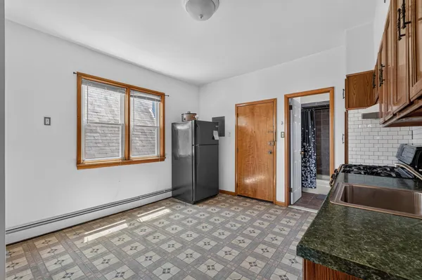 $1,700 | 25 West 15th Street, Unit 6, Bayonne, NJ 07002