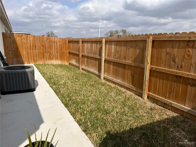$985 | 1204 Shavano Drive, Unit 5, Edinburg, TX 78541