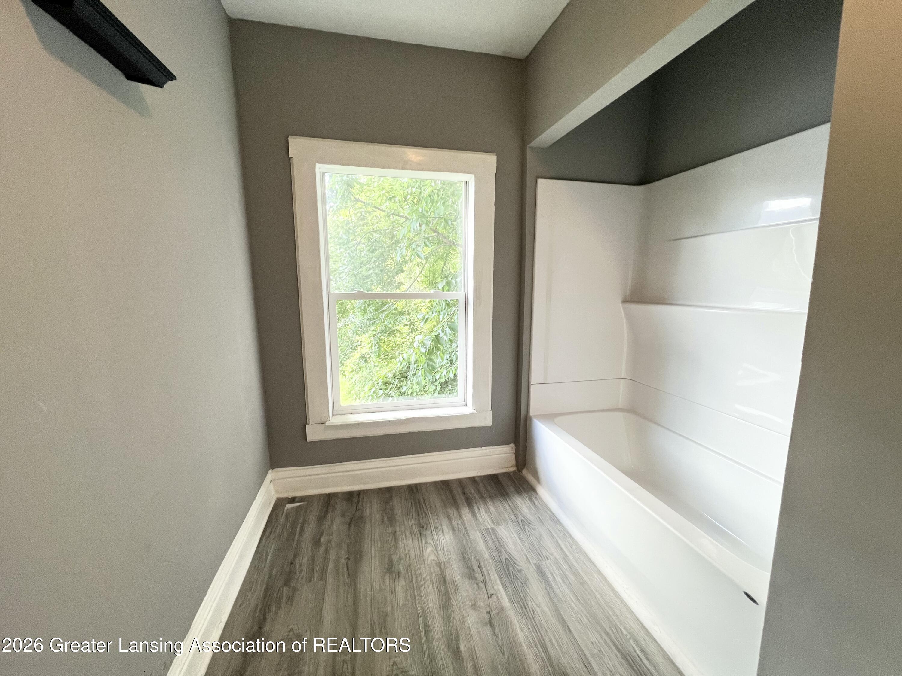 933 Porter Street Lansing, MI 48906 - Photo 21 of 30 D6343075-15C9-48C0-A46A-A8F6D71FF70A
