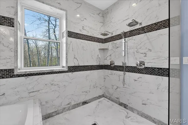 $680,000 | 161 Bethel Road, Hawk Point, MO 63349