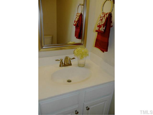 1528 Nealstone Way Raleigh, NC 27614 - Photo 18 of 25 Bathroom
