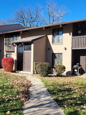 $1,700 | 1100 Holbrook Road, Unit H, Homewood, IL 60430