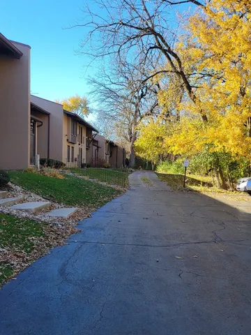 $1,700 | 1100 Holbrook Road, Unit H, Homewood, IL 60430